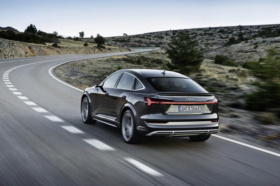  Audi e-tron S Sportback 2020 года  (WW) (фото 17 из 77)
